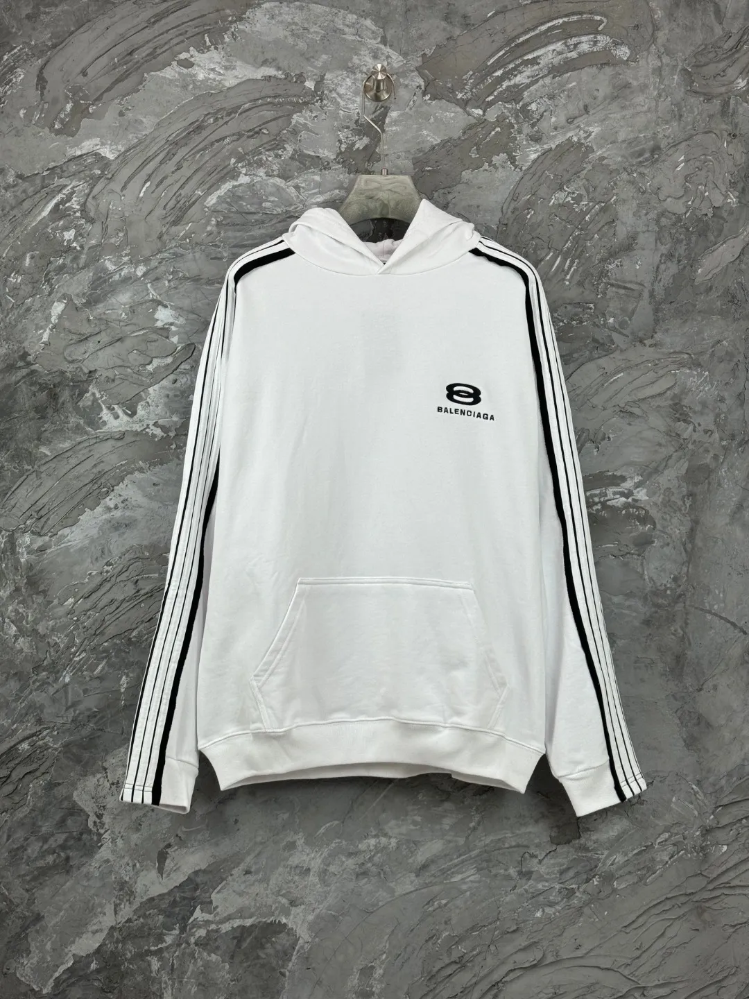 BALENCI*GA . . . . . . 460g . Same Style -Color：Black White -SIZE：Xs S M L 8987#